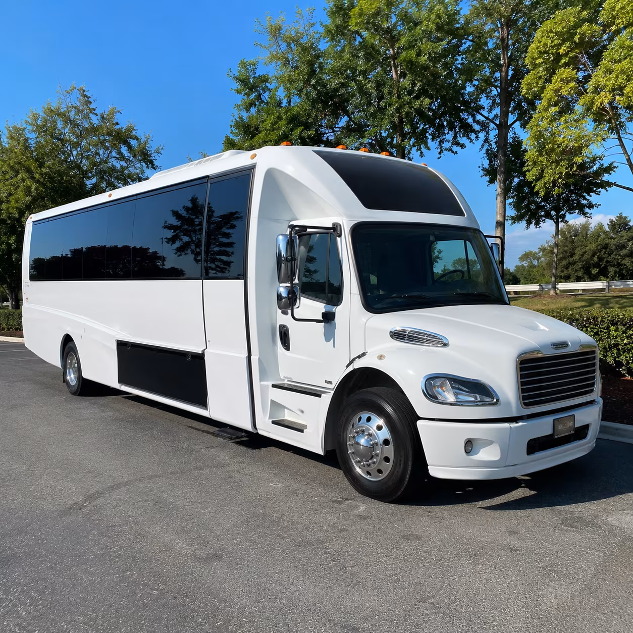 Oakland Birthday, Sweet 16, & Quinceañera Transportation party bus exterior