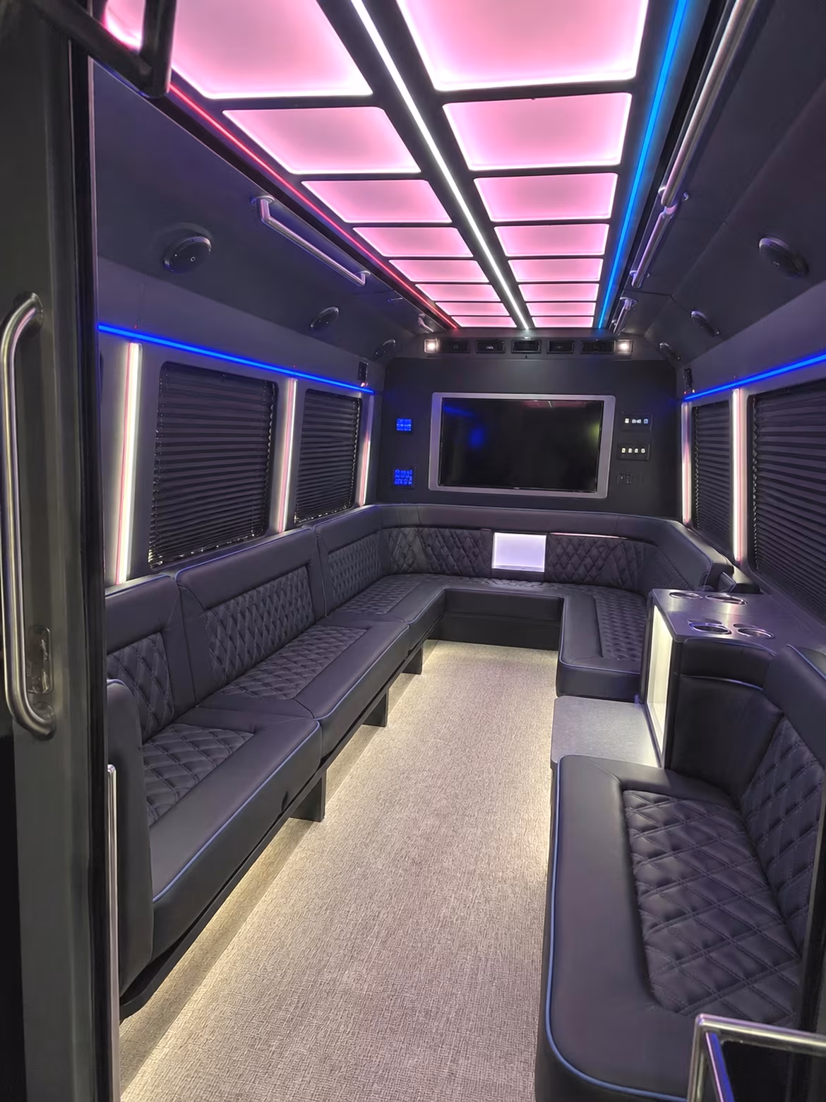 Oakland Birthday, Sweet 16, & Quinceañera Transportation pickup coordination