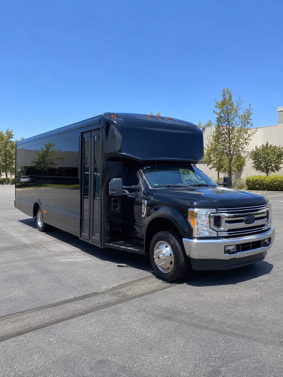 Oakland Winery Tour & Pub Crawl Transportation party bus exterior