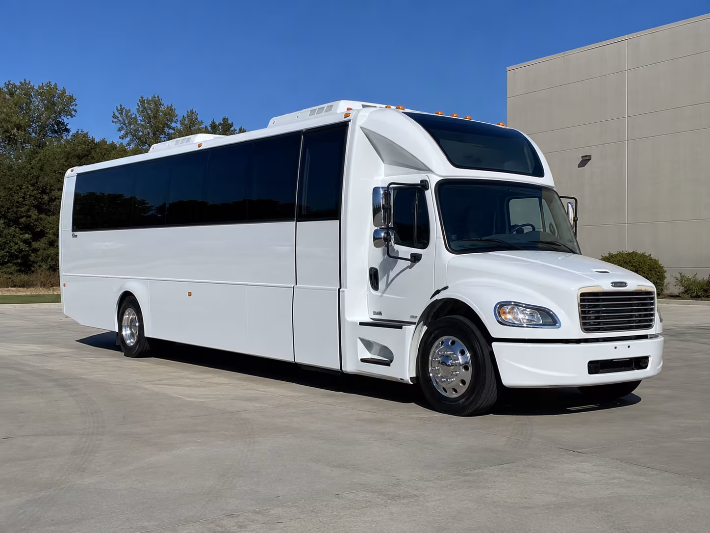 Oakland Winery Tour & Pub Crawl Transportation party bus exterior
