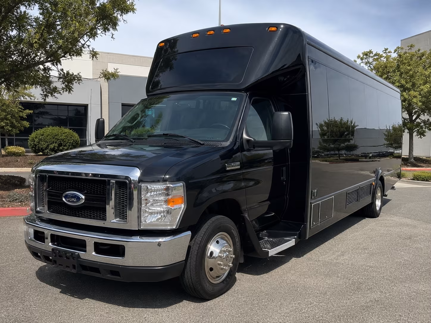 Oakland Winery Tour & Pub Crawl Transportation group transportation