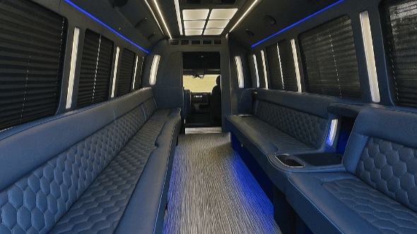 concord 20 passenger party bus